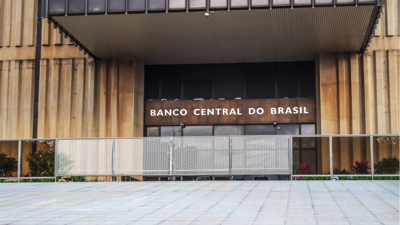 Ngân hàng trung ương Brazil tăng nhanh lãi suất